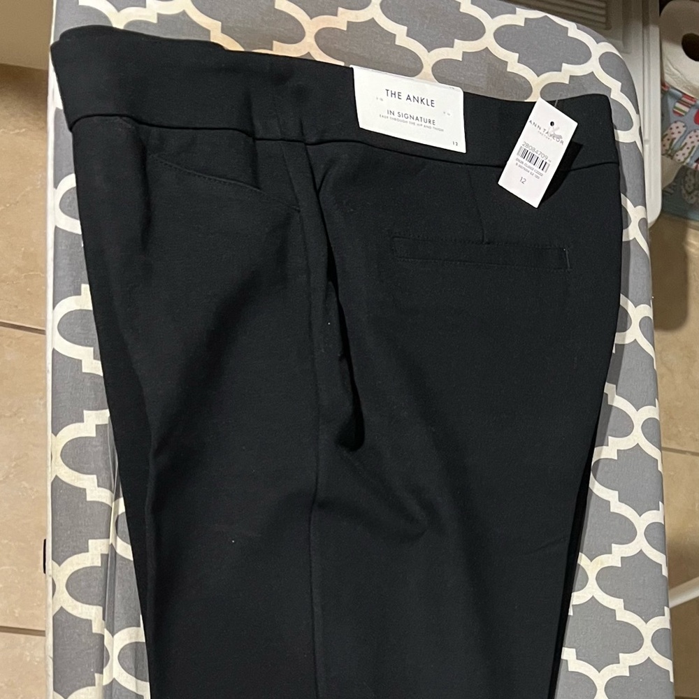 Ann Taylor Factory Signature The Ankle pants. Size 12 NWT